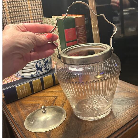 Vintage English Glass Biscuit Barrel – Ribbed Jar w/ Lid, Made in England - Picture 3 of 4